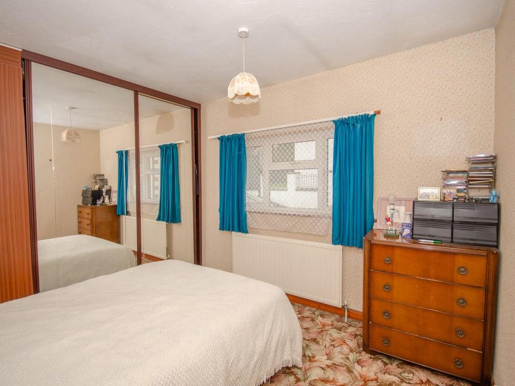 Bedroom 4.jpg
