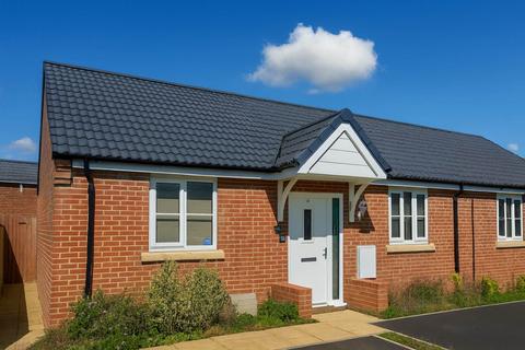2 bedroom semi-detached house for sale, Foxglove Road, Capel St Mary. IP9 2YF