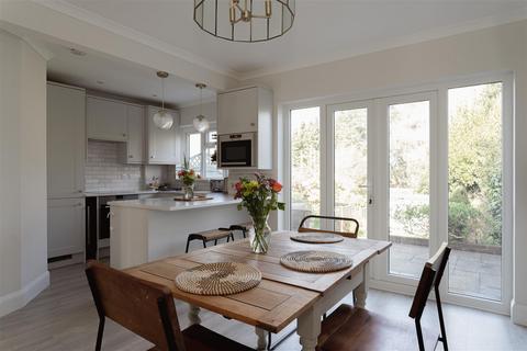 3 bedroom semi-detached house for sale, Hillfield Close, Redhill