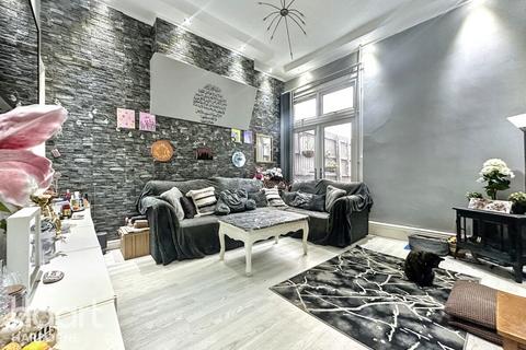 5 bedroom end of terrace house for sale, Albert Road, Stetchford