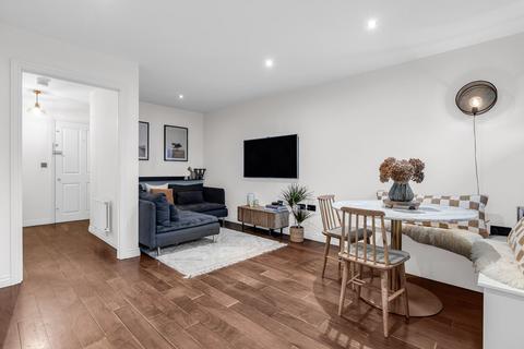2 bedroom apartment for sale, Plaxton Way, Ware SG12