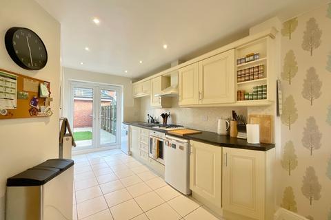 3 bedroom terraced house for sale, Salisbury Close, Crewe, CW2