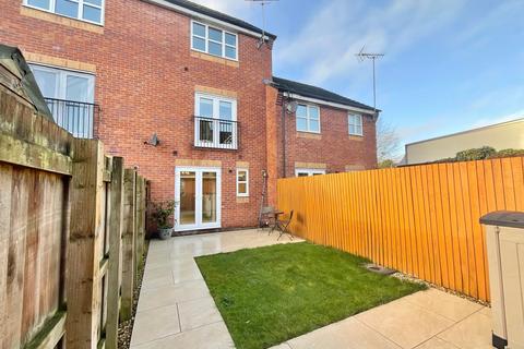 3 bedroom terraced house for sale, Salisbury Close, Crewe, CW2