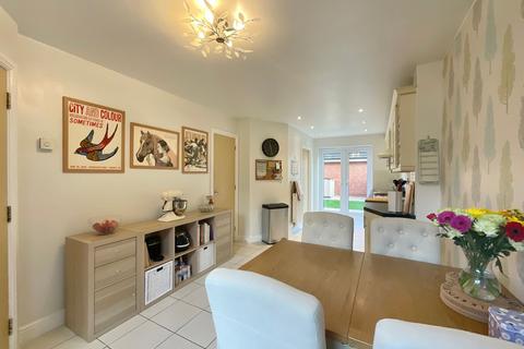 3 bedroom terraced house for sale, Salisbury Close, Crewe, CW2