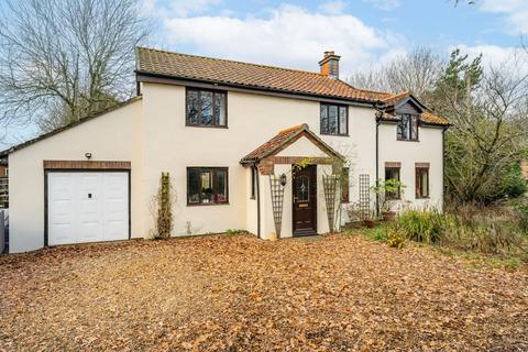 4 bedroom detached house for sale, Norwich Road, Besthorpe