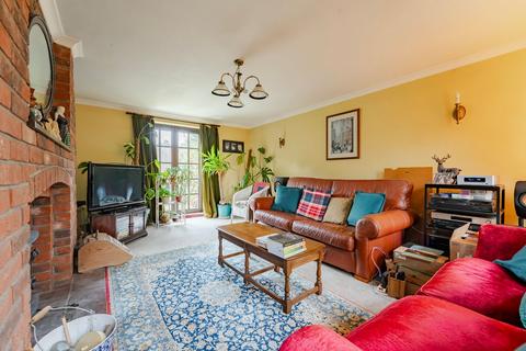 4 bedroom detached house for sale, Norwich Road, Besthorpe