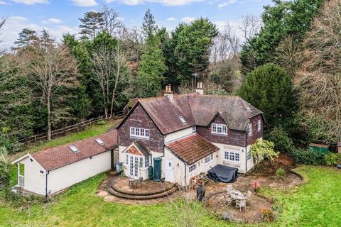 5 bedroom detached house for sale, Moor Lane, Lingfield RH7