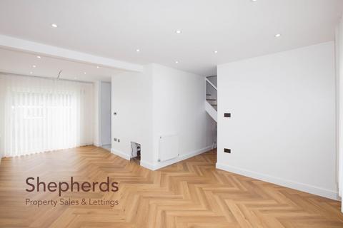 3 bedroom terraced house for sale, Fairfield Walk, Cheshunt EN8