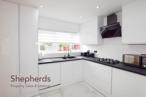 3 bedroom terraced house for sale, Fairfield Walk, Cheshunt EN8
