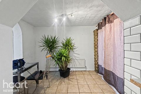 3 bedroom terraced house for sale, Chapel Farm Terrace, Newport