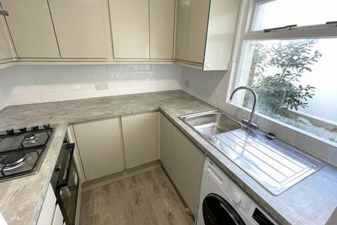 2 bedroom maisonette to rent, St Georges Terrace, Brighton, East Sussex