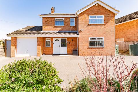 4 bedroom detached house for sale, Winmer Avenue, Winterton-On-Sea