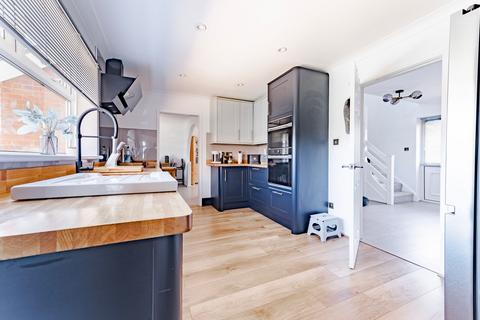 4 bedroom detached house for sale, Winmer Avenue, Winterton-On-Sea