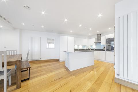 3 bedroom apartment to rent, Arena Tower, Canary Wharf E14