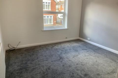 3 bedroom terraced house to rent, Flamstead Road, Ilkeston - NO APP FEES - DSS CONSIDERED