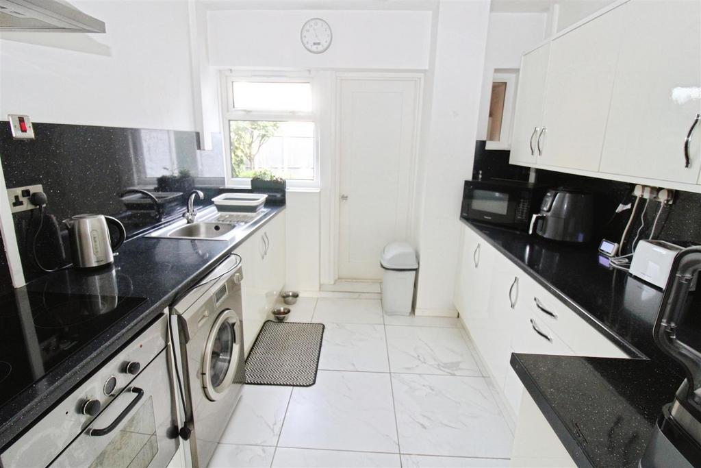 Fitted Kitchen