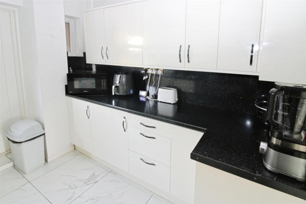 Fitted Kitchen