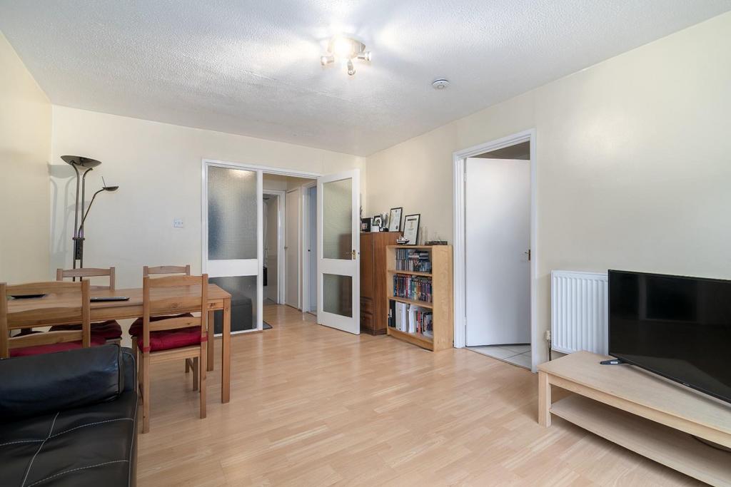 Living Room 2.jpg