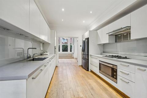 6 bedroom house to rent, Gubyon Avenue, London