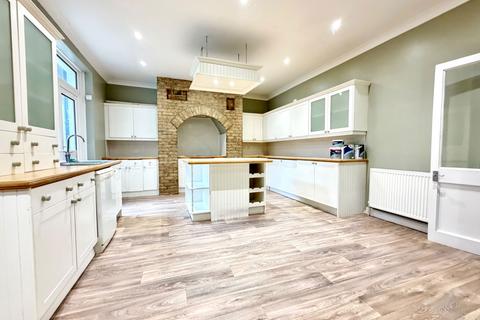 4 bedroom apartment for sale, Dalby Square, Margate CT9