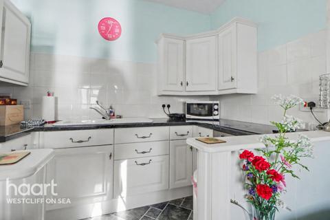 1 bedroom flat for sale, Shorefield Gardens, WESTCLIFF-ON-SEA