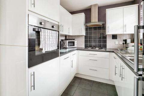 3 bedroom terraced house to rent, Morden, London, SM4