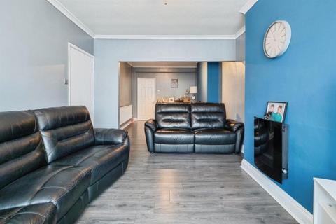 3 bedroom terraced house to rent, Morden, London, SM4