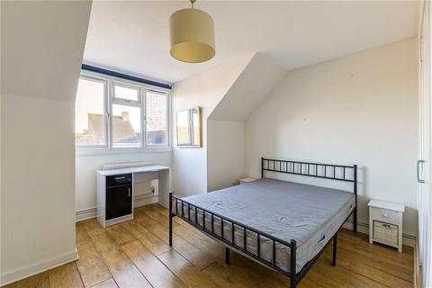 3 bedroom apartment for sale, Wolftencroft Close, London, SW11