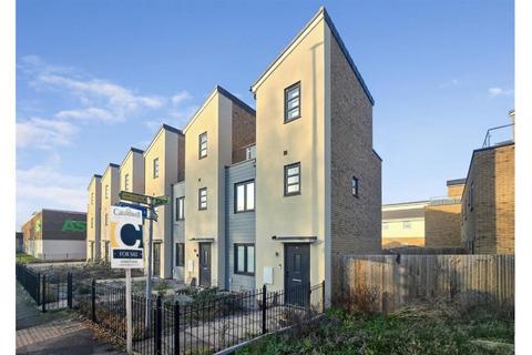 2 bedroom terraced house for sale, Selkirk Drive, Milton Keynes MK14