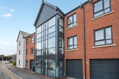 3 bedroom townhouse for sale, Charles Street, Chester, Cheshire