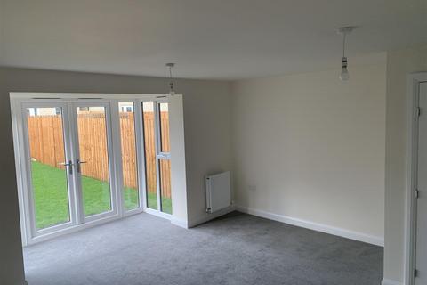 4 bedroom semi-detached house to rent, Lampkin Chase, Silsden