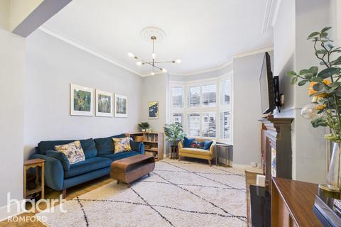 3 bedroom end of terrace house for sale, Como Street, Romford, RM7 7DT