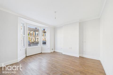 3 bedroom semi-detached house for sale, Princes Road, Romford, RM1 2SR
