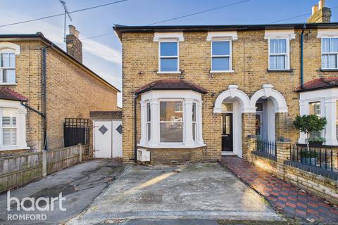 3 bedroom semi-detached house for sale, Princes Road, Romford, RM1 2SR