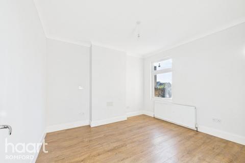 3 bedroom semi-detached house for sale, Princes Road, Romford, RM1 2SR