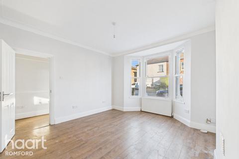 3 bedroom semi-detached house for sale, Princes Road, Romford, RM1 2SR