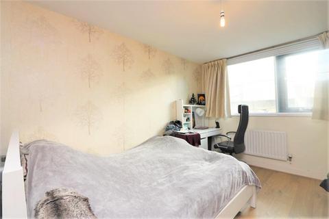 1 bedroom apartment to rent, Elektron Tower, 12 Blackwall Way, Canary Wharf, E14