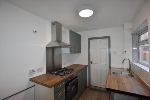 3 bedroom terraced house to rent, Vergette Street, Eastfield, Peterborough, PE1