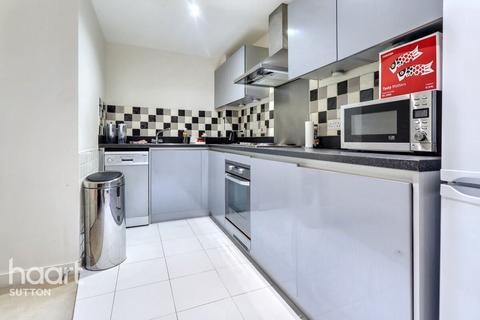 1 bedroom flat for sale, Durnsford Road, London