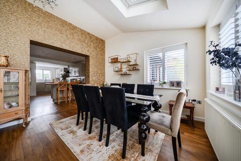4 bedroom detached house for sale, Field Park, Berkshire RG12
