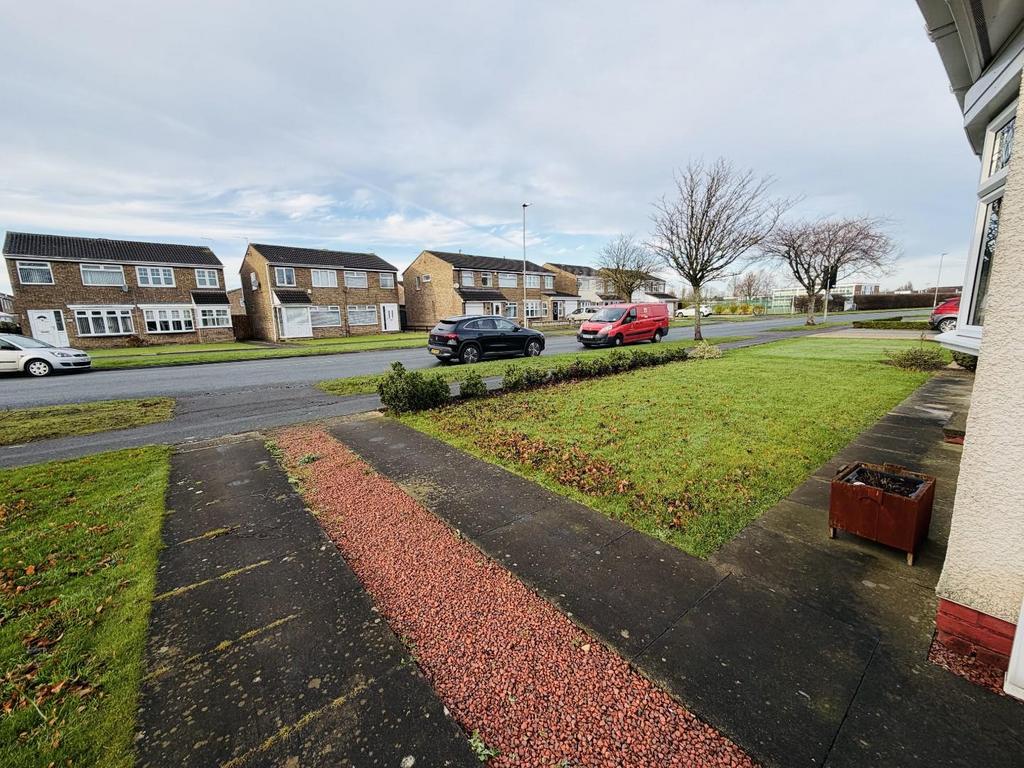 DRIVE & FRONT GARDEN