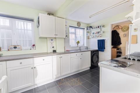 undefined, Maple Drive, East Grinstead RH19