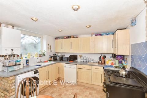 2 bedroom ground floor maisonette for sale, Gresham Avenue, Warlingham, Surrey
