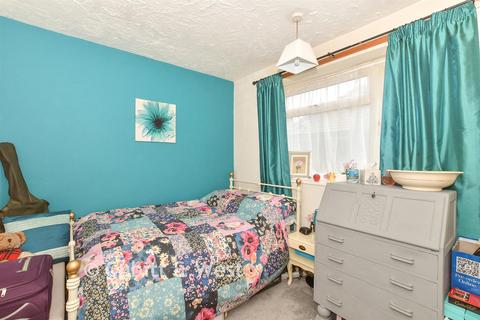 2 bedroom ground floor maisonette for sale, Gresham Avenue, Warlingham, Surrey