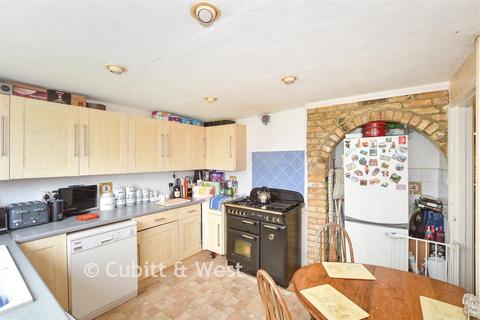 2 bedroom ground floor maisonette for sale, Gresham Avenue, Warlingham CR6