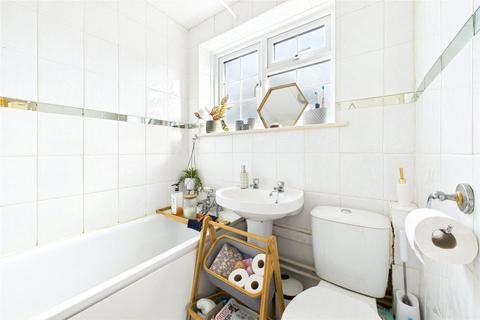 1 bedroom end of terrace house to rent, St. Benedicts Close, Aldershot, Hampshire, GU11