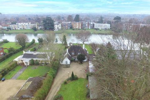 4 bedroom detached house for sale, Chertsey Lane, Surrey TW18