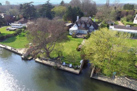 4 bedroom detached house for sale, Chertsey Lane, Surrey TW18