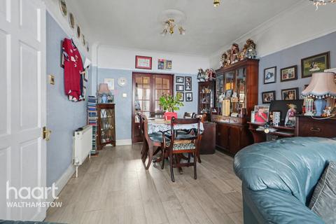 3 bedroom terraced house for sale, Forest View Road, London