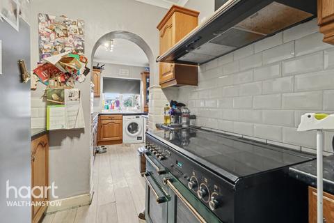3 bedroom terraced house for sale, Forest View Road, London